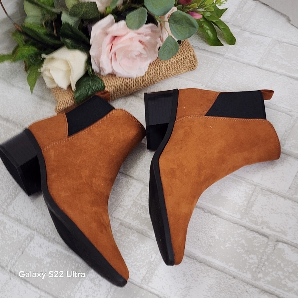Elegant Tan Ankle Boots